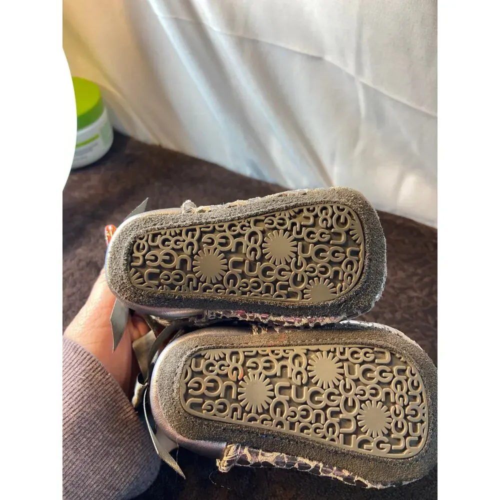 Ugg‎ baby Jesse bow II booties